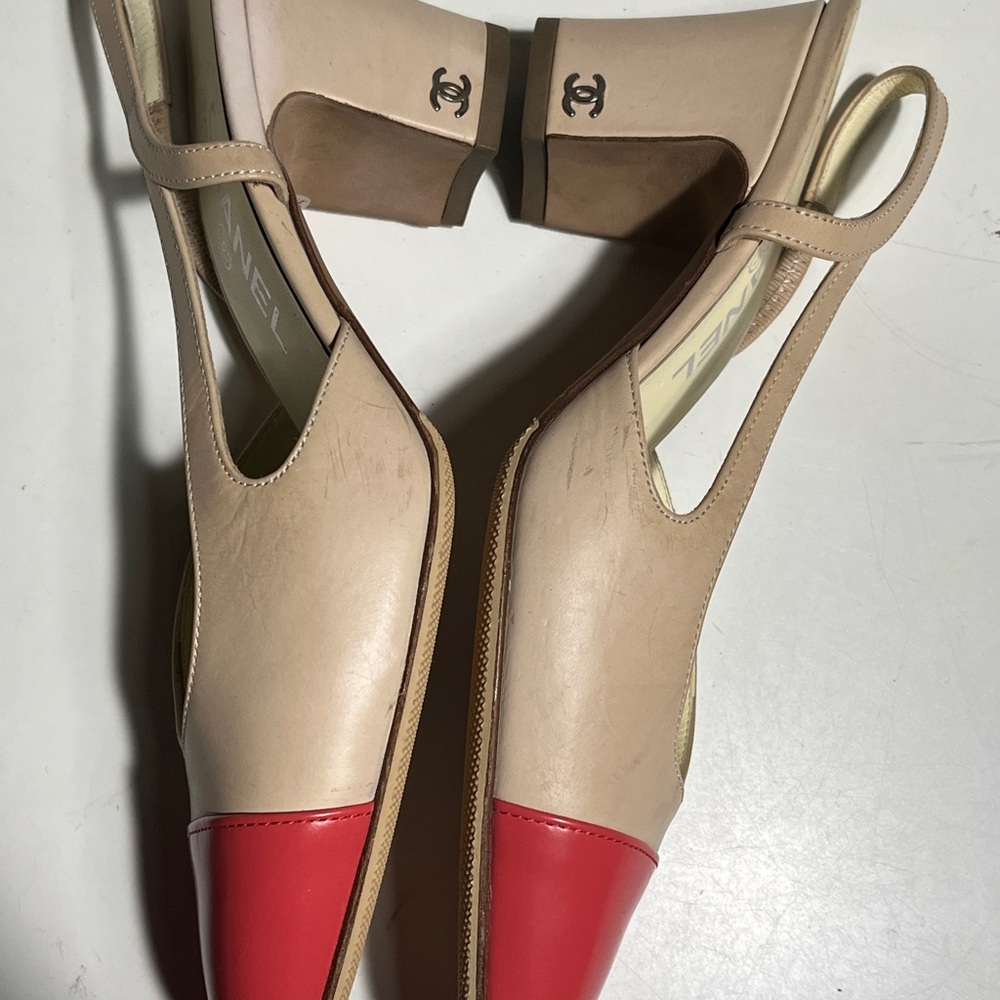 CHANEL Women's Red and Beige Heels - Picture 5 of 10